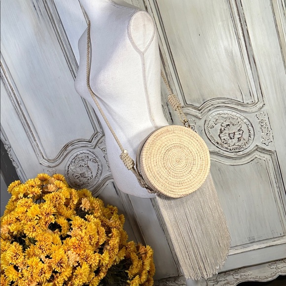 Round Woven Fringe Crossbody Bag - Picture 2 of 5